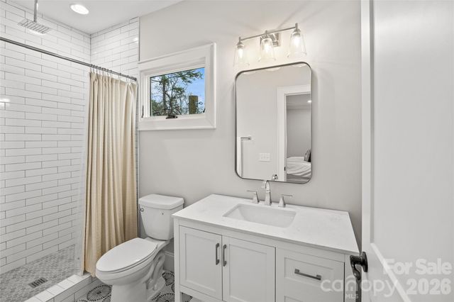 222 Anthony Circle, Charlotte, NC 28211