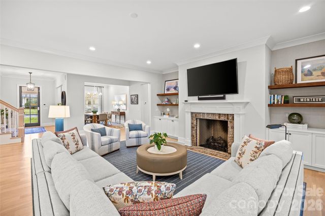 222 Anthony Circle, Charlotte, NC 28211