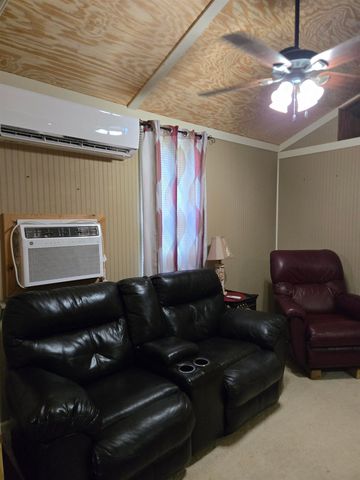 4190 COUNTY HOME RD, Savannah, TN 38372