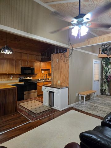 4190 COUNTY HOME RD, Savannah, TN 38372