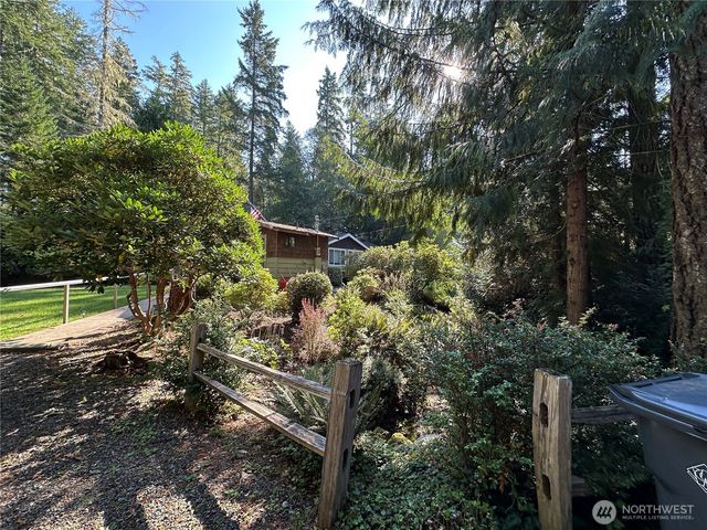 920 E Mason Lake Drive E, Grapeview, WA 98546