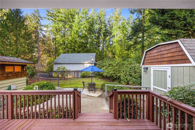 920 E Mason Lake Drive E, Grapeview, WA 98546