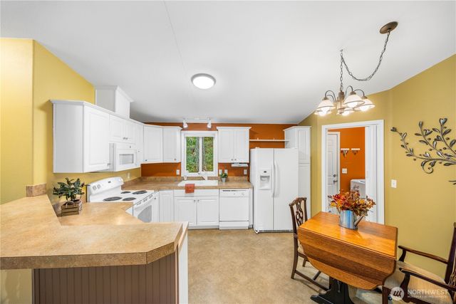 920 E Mason Lake Drive E, Grapeview, WA 98546