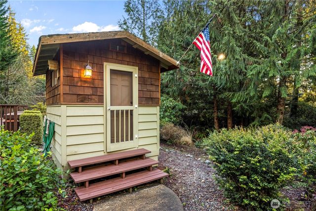 920 E Mason Lake Drive E, Grapeview, WA 98546