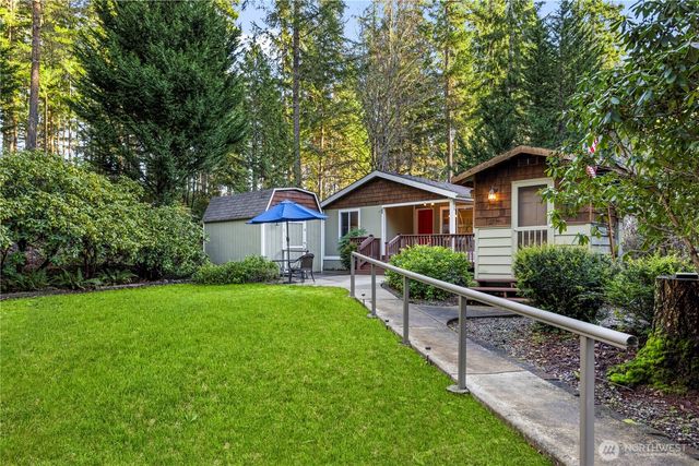 920 E Mason Lake Drive E, Grapeview, WA 98546