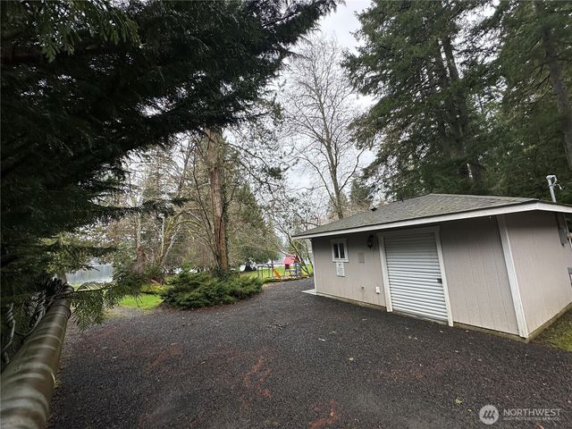 920 E Mason Lake Drive E, Grapeview, WA 98546