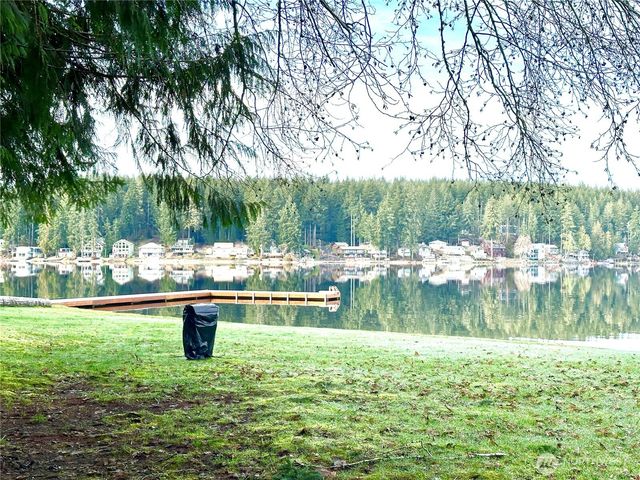 920 E Mason Lake Drive E, Grapeview, WA 98546