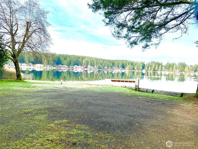 920 E Mason Lake Drive E, Grapeview, WA 98546
