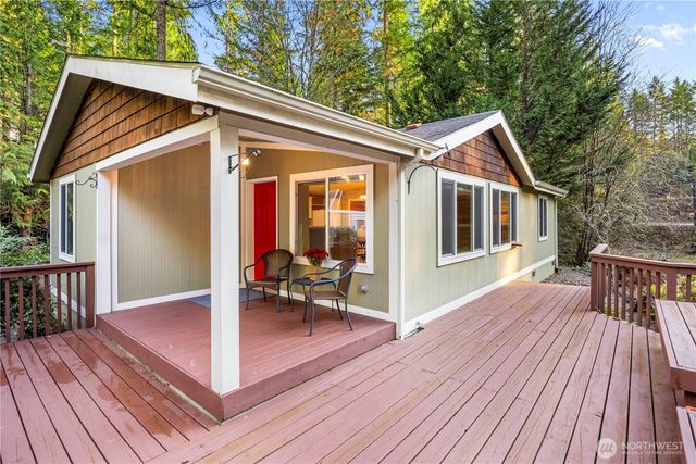 920 E Mason Lake Drive E, Grapeview, WA 98546