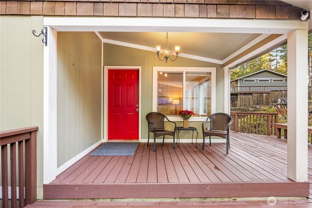 920 E Mason Lake Drive E, Grapeview, WA 98546