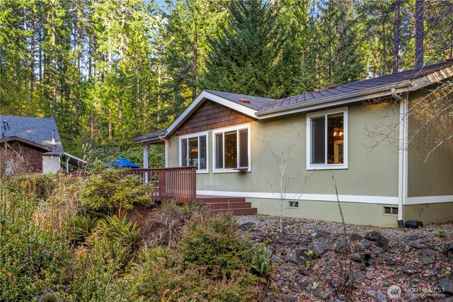 920 E Mason Lake Drive E, Grapeview, WA 98546