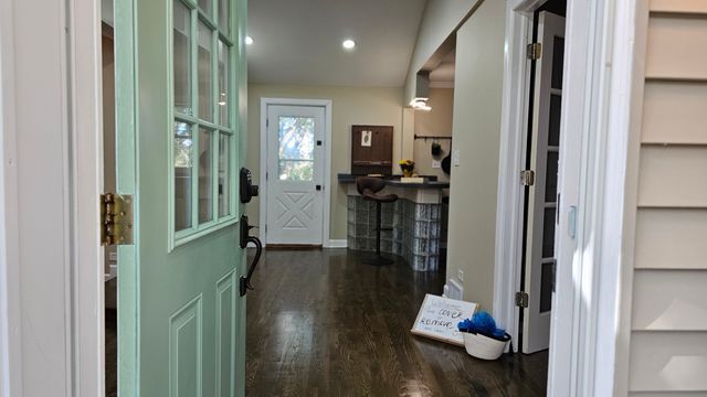 1105 S Hough Street, Barrington, IL 60010