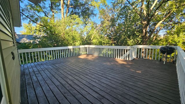 1105 S Hough Street, Barrington, IL 60010