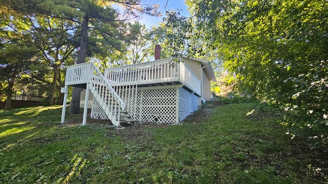 1105 S Hough Street, Barrington, IL 60010