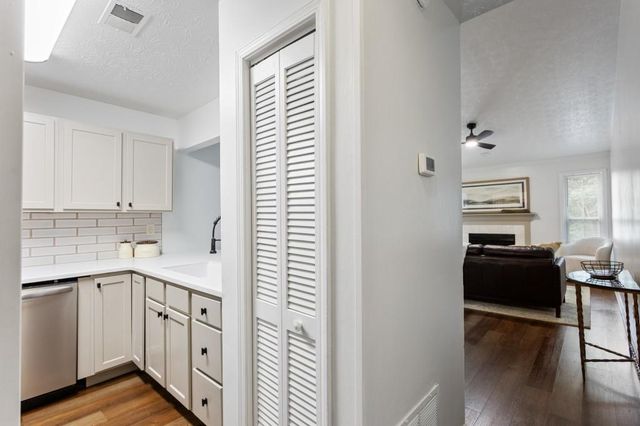 476 Teal Court, Roswell, GA 30076
