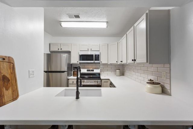 476 Teal Court, Roswell, GA 30076