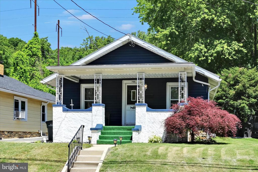 705 CHARLES ST, Coatesville, PA 19320