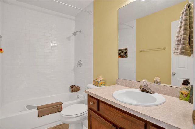 10729 Southern Oaks Court, Grand Bay, AL 36541