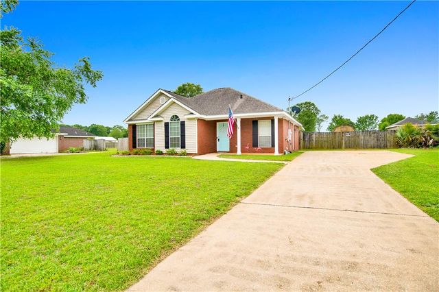 10729 Southern Oaks Court, Grand Bay, AL 36541