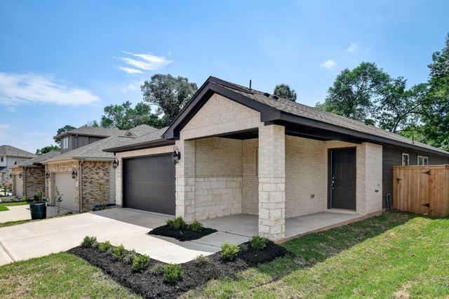 1721 Succotash Oak Court, Conroe, TX 77304