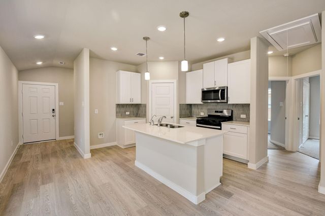 1721 Succotash Oak Court, Conroe, TX 77304