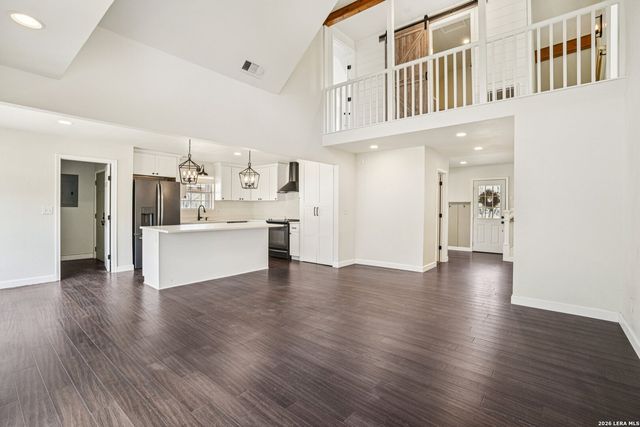 706 Quail Run, Lytle, TX 78052