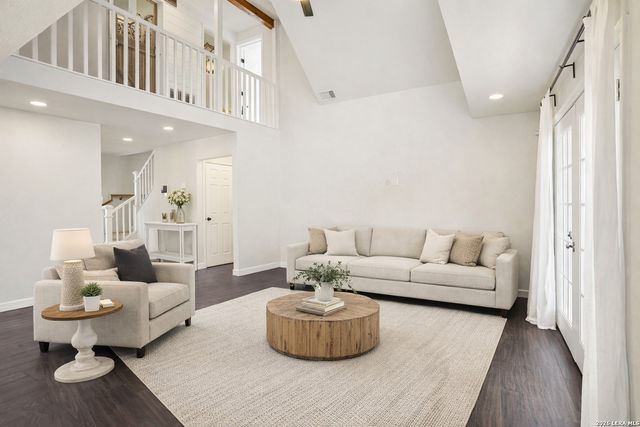 706 Quail Run, Lytle, TX 78052