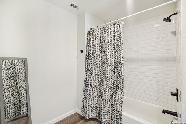 706 Quail Run, Lytle, TX 78052