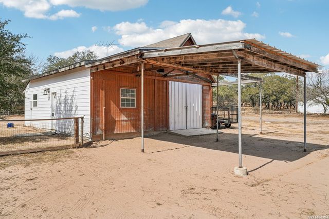 706 Quail Run, Lytle, TX 78052