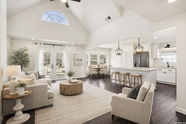 706 Quail Run, Lytle, TX 78052