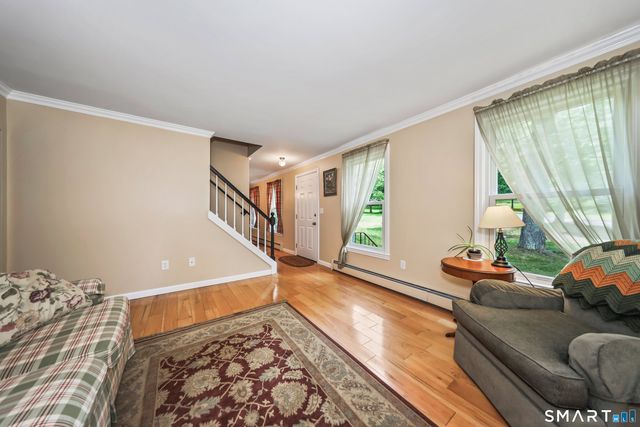 2 Meadowside Drive, Farmington, CT 06085