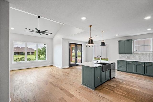 1012 Mustang Trail, Granbury, TX 76049