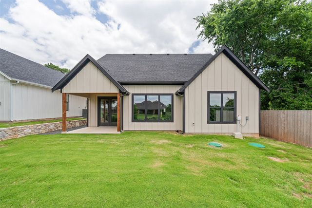 1012 Mustang Trail, Granbury, TX 76049