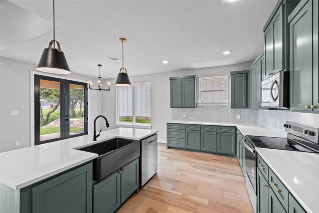 1012 Mustang Trail, Granbury, TX 76049