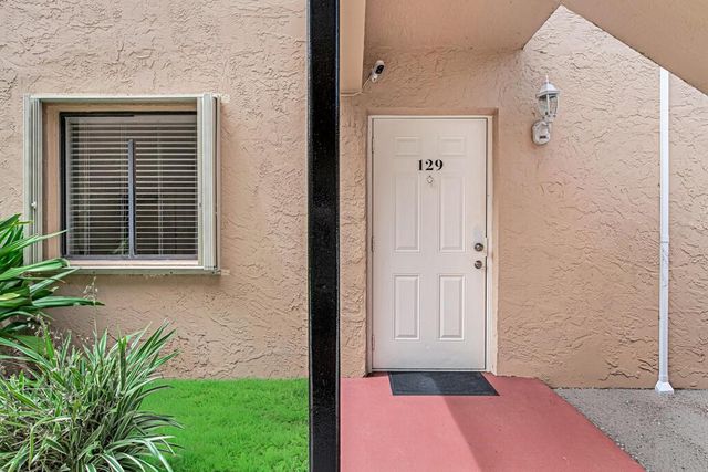 6043 10th Avenue N 129, Greenacres, FL 33463