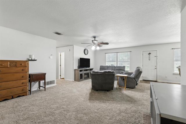6204 Kelly Drive, Granbury, TX 76048