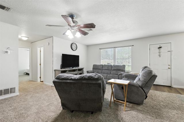 6204 Kelly Drive, Granbury, TX 76048