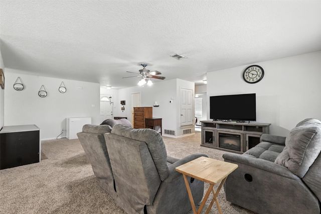 6204 Kelly Drive, Granbury, TX 76048