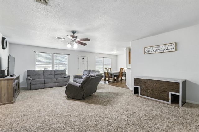 6204 Kelly Drive, Granbury, TX 76048