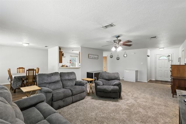 6204 Kelly Drive, Granbury, TX 76048