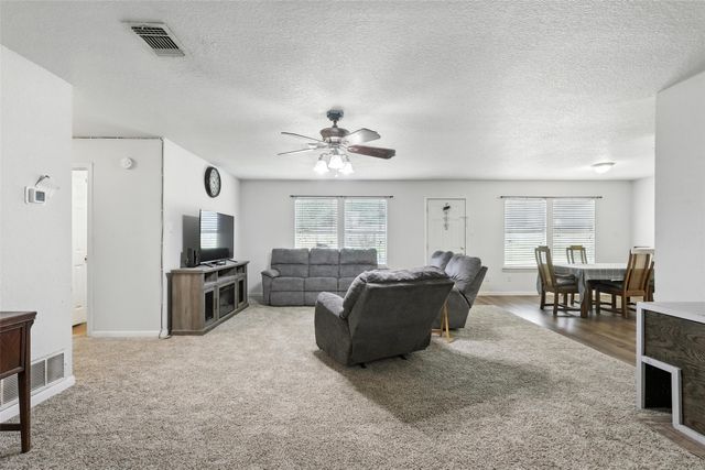 6204 Kelly Drive, Granbury, TX 76048