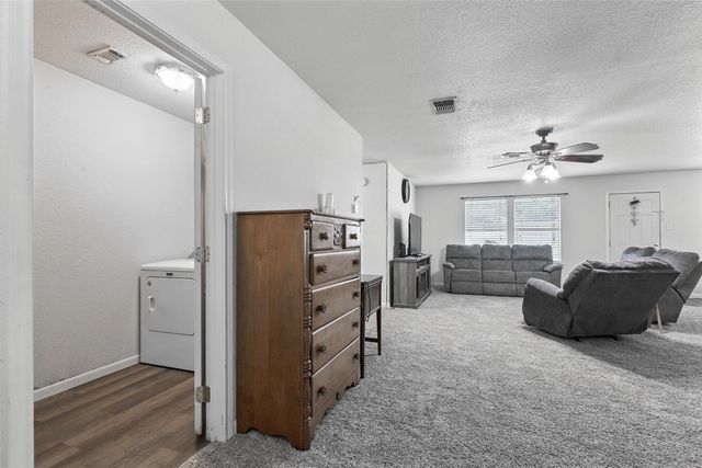 6204 Kelly Drive, Granbury, TX 76048