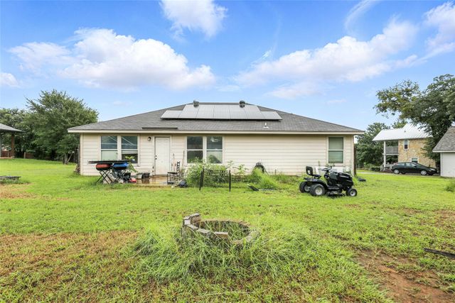 6204 Kelly Drive, Granbury, TX 76048