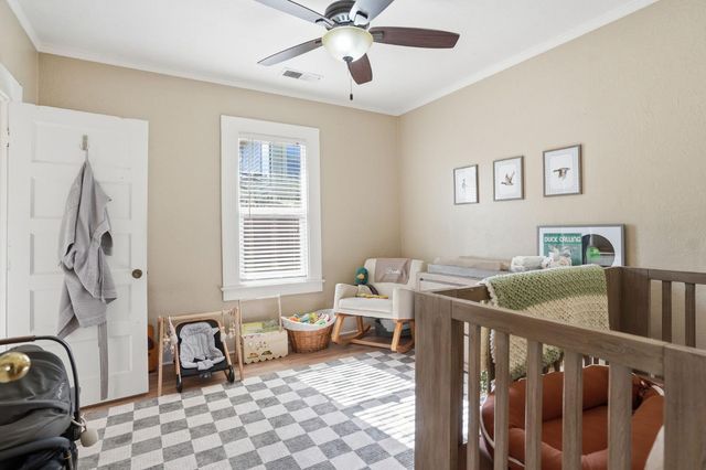 514 California Ave, Oakdale, CA 95361