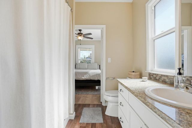 514 California Ave, Oakdale, CA 95361