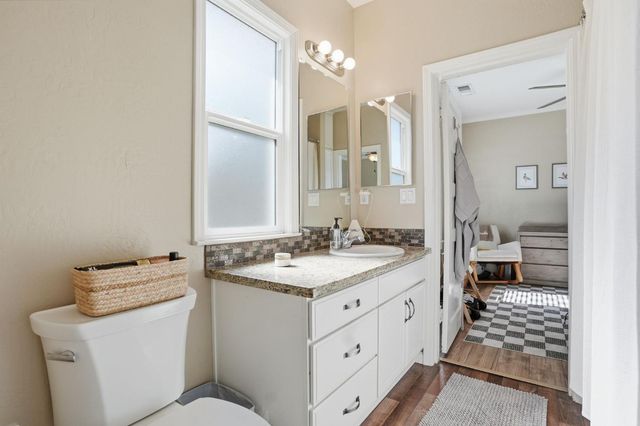 514 California Ave, Oakdale, CA 95361