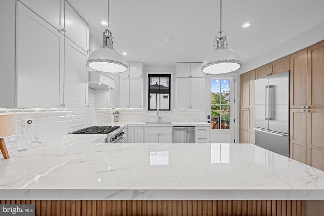 3823 BENTON ST NW, Washington, DC 20007