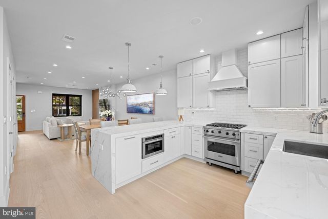 3823 BENTON ST NW, Washington, DC 20007