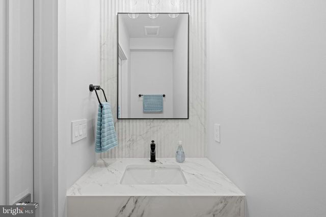 3823 BENTON ST NW, Washington, DC 20007