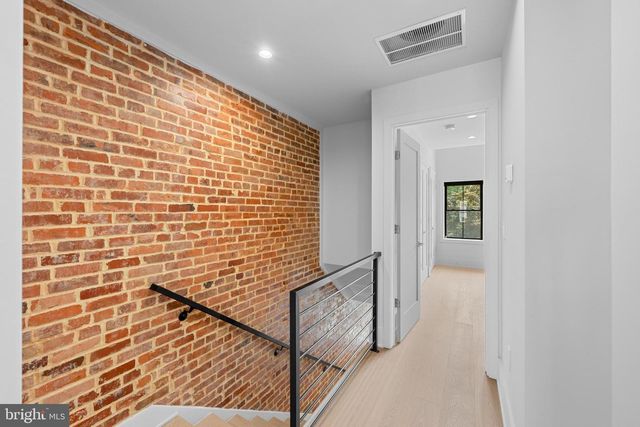 3823 BENTON ST NW, Washington, DC 20007